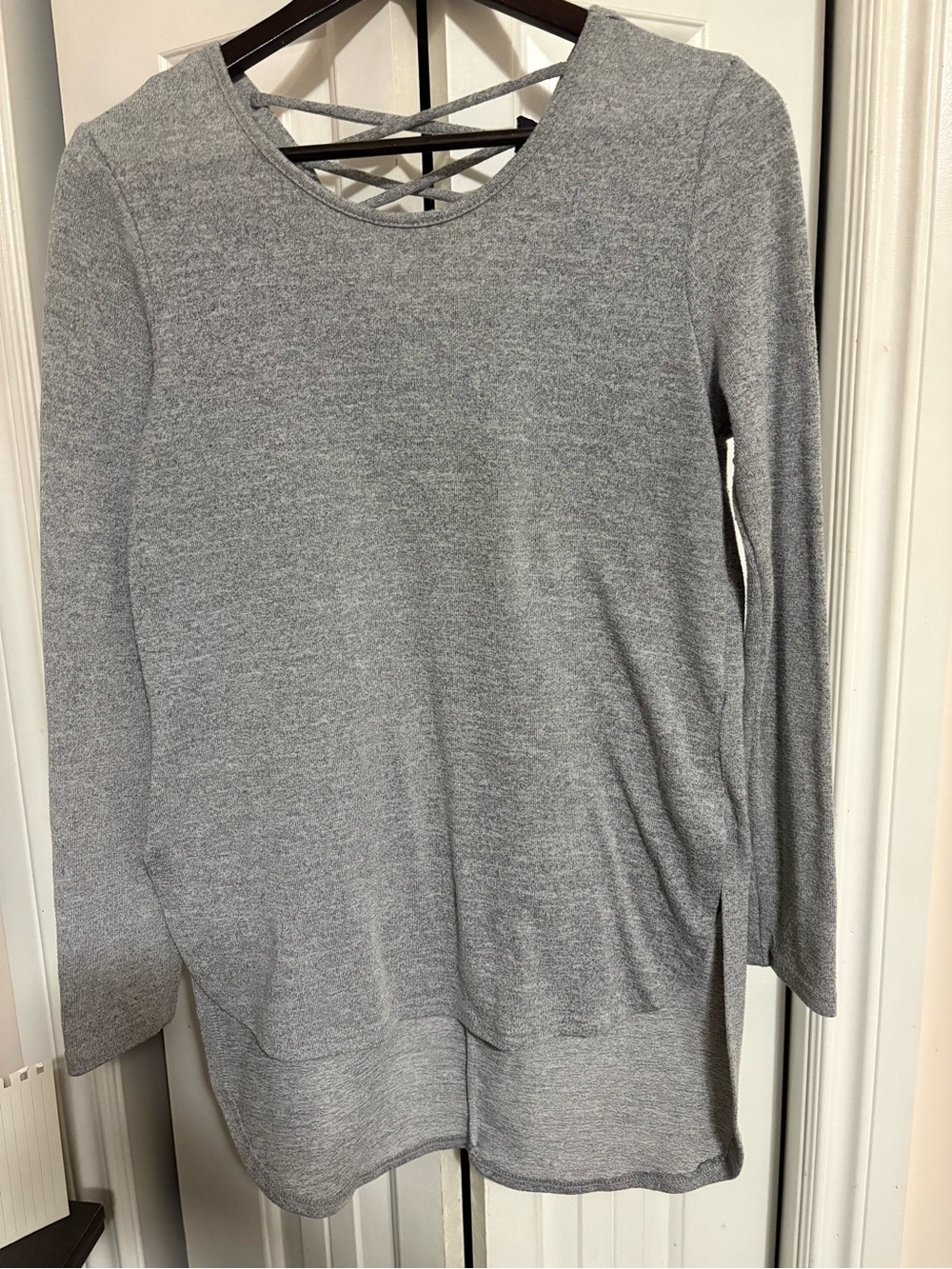 Gray Crisscross Back Long-Sleeve Top
